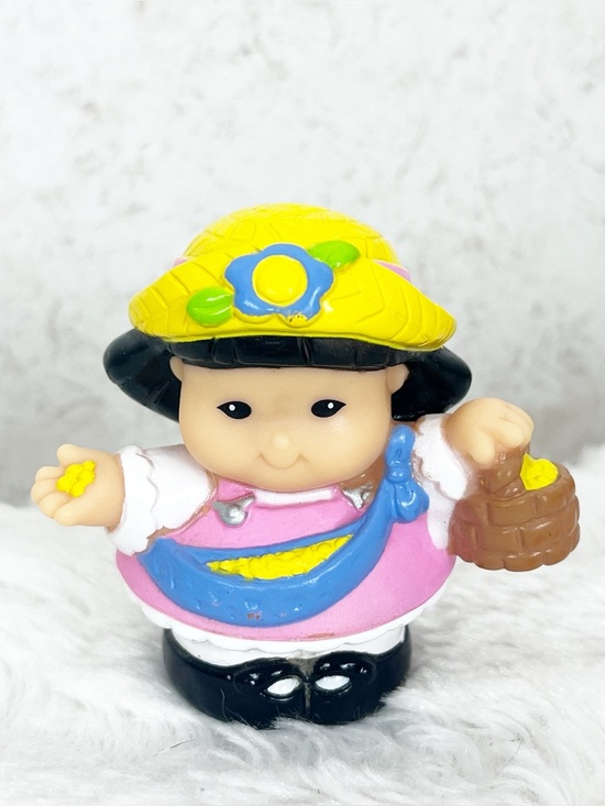 Fisher-Price Other - Fisher Price 2005 Little People Sonya Lee Asian Farmer For Farm Barn Seeds